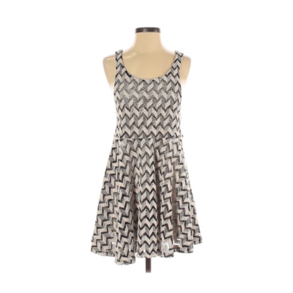 ◾️3/$25 Free People Zig Zag A Line Dress